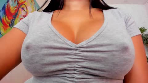 Snapshot of rosalia_04 chatting on 01/13/25, 10:45 ROSALIA insta rosalia 10hoot online show from 01/13/25, 10:45