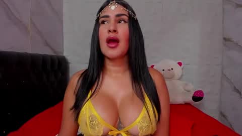 ROSALIA insta rosalia 10hoot online show from 05/05/26, 07:22
