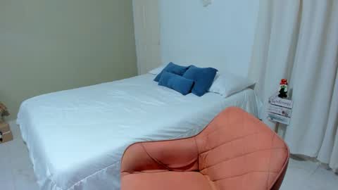 Snapshot of rosaliiaa1 chatting on 12/18/24, 05:10 Rosalia online show from 12/18/24, 05:10