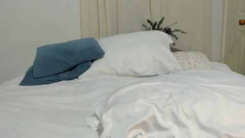 Snapshot of rosaliiaa1 chatting on 02/25/25, 09:35 Rosalia online show from 02/25/25, 09:35