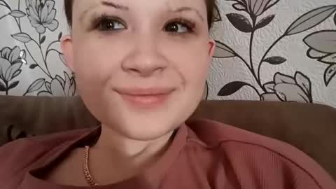 Alicia online show from 10/19/25, 07:31