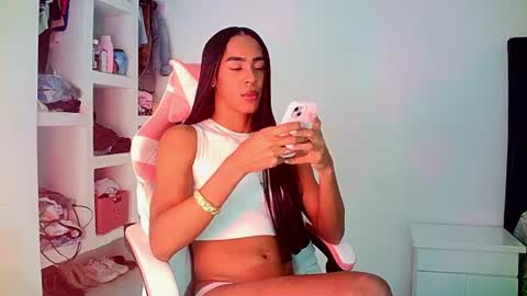 Snapshot of rosalindasexy chatting on 07/14/26, 10:21 Rosalinda online show from 07/14/26, 10:21