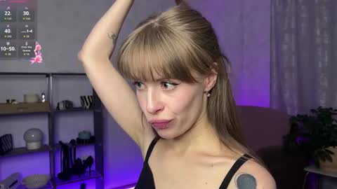 RoosaMoore online show from 04/21/26, 03:07