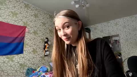 Snapshot of rosariowalchli chatting on 03/09/26, 10:19 Megan online show from 03/09/26, 10:19