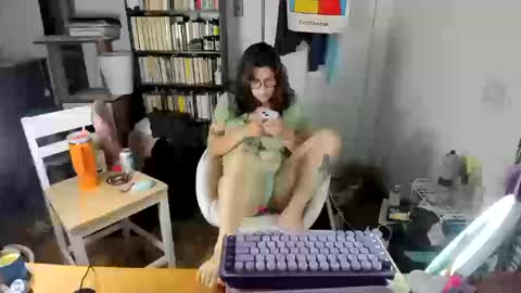 rose257044 online show from 10/13/25, 01:00