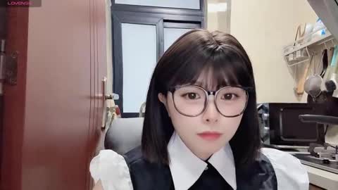 rose online show from 11/04/25, 10:03