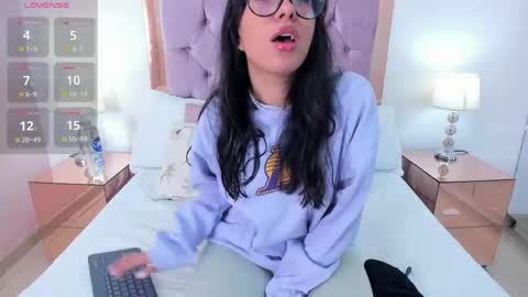 Rose allure online show from 04/17/26, 11:24