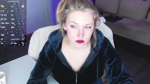 Snapshot of rose_brooks chatting on 06/01/26, 08:21 Rose but u can call me princess online show from 06/01/26, 08:21