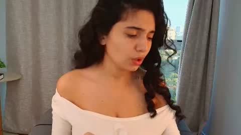 Snapshot of rose_desiree chatting on 06/10/26, 11:09 Rose online show from 06/10/26, 11:09
