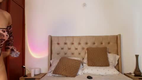 Rose And Dom online show from 09/29/25, 01:11