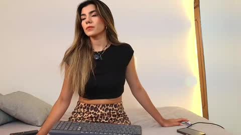 Rose And Dom online show from 04/13/26, 01:22