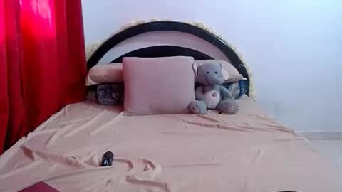 Snapshot of rose_elise chatting on 05/05/26, 11:29 rose_elise online show from 05/05/26, 11:29