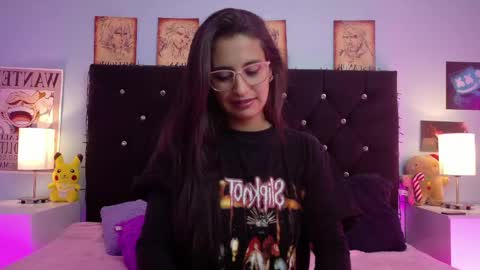 Snapshot of rose_smiley1 chatting on 05/13/26, 03:37 Rose online show from 05/13/26, 03:37