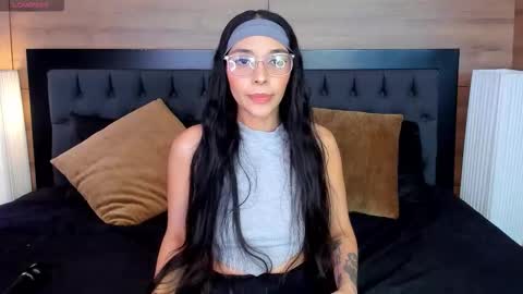 roseaurora online show from 03/25/26, 11:49