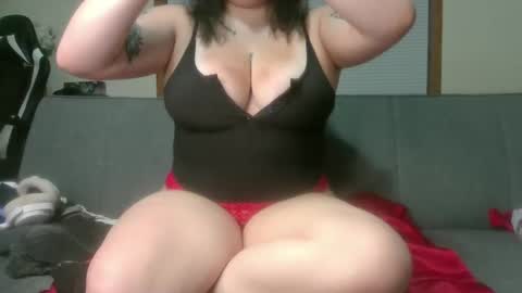 Snapshot of rosebbyxx chatting on 09/17/25, 02:13 rosebbyxx online show from 09/17/25, 02:13