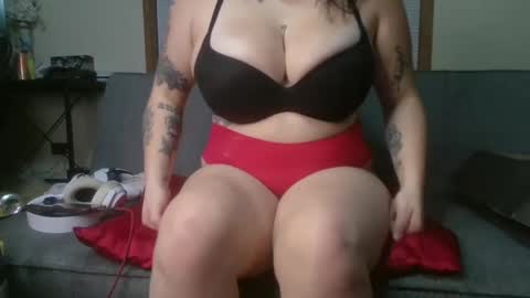 Snapshot of rosebbyxx chatting on 10/04/25, 06:22 rosebbyxx online show from 10/04/25, 06:22