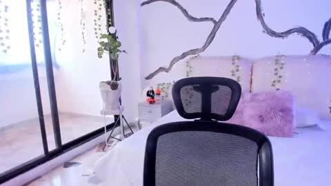 Rose online show from 10/30/25, 01:45