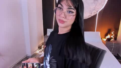 Rose online show from 12/05/25, 02:47