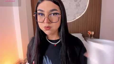 Rose online show from 04/11/26, 03:16