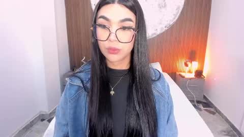 Snapshot of rosecassie chatting on 04/27/26, 12:58 Rose online show from 04/27/26, 12:58