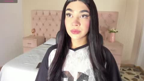 Snapshot of rosecassie chatting on 04/29/26, 01:59 Rose online show from 04/29/26, 01:59