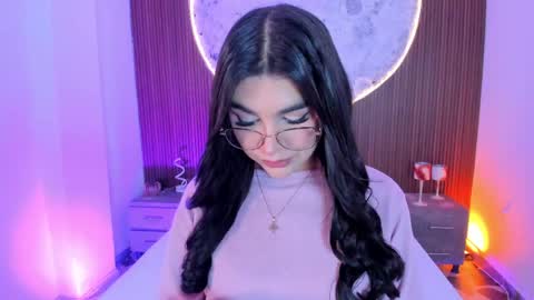 Snapshot of rosecassie chatting on 05/29/26, 12:58 Rose online show from 05/29/26, 12:58