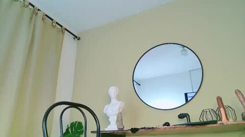 Snapshot of rosedelic chatting on 02/14/25, 01:23 rosedelic online show from 02/14/25, 01:23