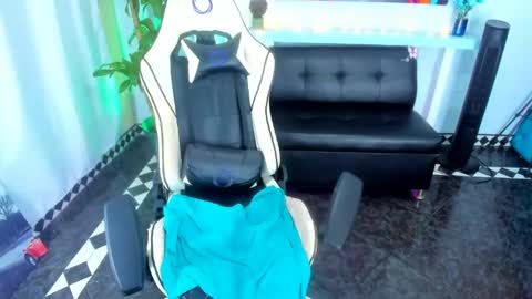 rose online show from 03/03/25, 12:48