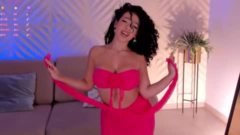 Snapshot of roseferrera chatting on 03/07/25, 02:25 Rose online show from 03/07/25, 02:25