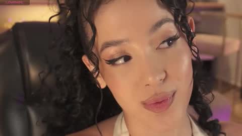 Snapshot of roseferrera chatting on 10/26/25, 06:58 Rose online show from 10/26/25, 06:58