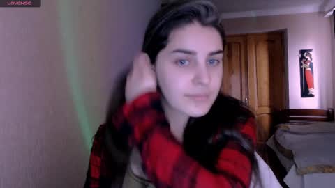 Snapshot of roselina_ chatting on 12/20/24, 09:43 Rose online show from 12/20/24, 09:43
