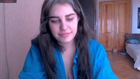 Snapshot of roselina_ chatting on 01/05/25, 08:54 Rose online show from 01/05/25, 08:54