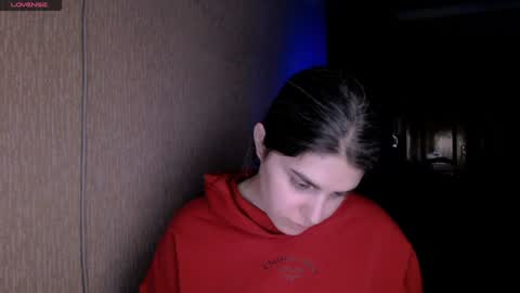 Snapshot of roselina_ chatting on 01/09/25, 03:44 Rose online show from 01/09/25, 03:44