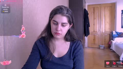 Snapshot of roselina_ chatting on 01/12/25, 12:12 Rose online show from 01/12/25, 12:12
