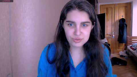 Snapshot of roselina_ chatting on 02/06/25, 12:05 Rose online show from 02/06/25, 12:05