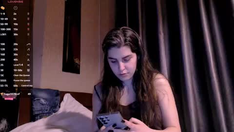 Snapshot of roselina_ chatting on 02/12/25, 02:54 Rose online show from 02/12/25, 02:54