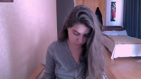 Snapshot of roselina_ chatting on 03/04/25, 10:24 Rose online show from 03/04/25, 10:24