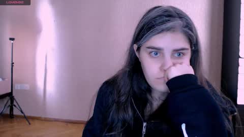 Snapshot of roselina_ chatting on 10/01/25, 06:52 Rose online show from 10/01/25, 06:52