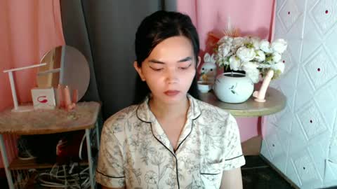Snapshot of rosella_xx chatting on 06/19/26, 10:19 TONETH online show from 06/19/26, 10:19