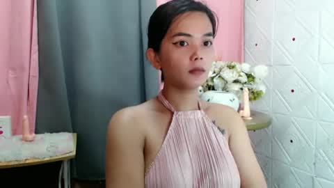 Snapshot of rosella_xx chatting on 06/24/26, 07:40 TONETH online show from 06/24/26, 07:40
