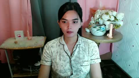 Snapshot of rosella_xx chatting on 06/25/26, 09:47 TONETH online show from 06/25/26, 09:47