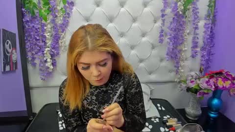 Snapshot of roselyn_arnold chatting on 09/17/25, 12:40 Julieta online show from 09/17/25, 12:40