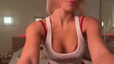 Roselyn  online show from 10/19/25, 03:23