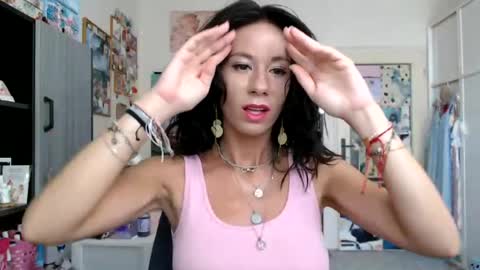 Snapshot of roselynsun chatting on 06/30/26, 11:11 Rose online show from 06/30/26, 11:11