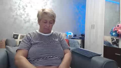 Lovepinklilly online show from 11/12/25, 06:08