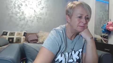 Lovepinklilly online show from 02/19/26, 06:37