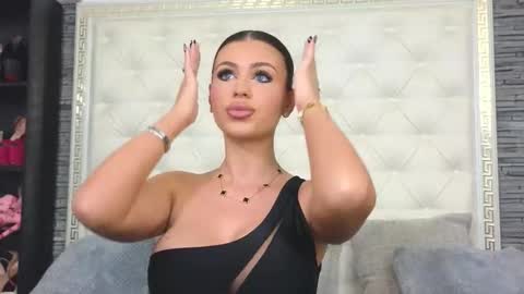 Gabriela online show from 10/14/25, 06:25