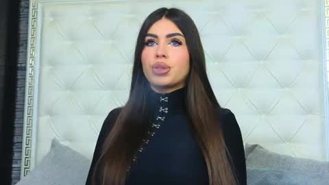 Snapshot of rosevanessa chatting on 05/19/26, 04:30 Gabriela online show from 05/19/26, 04:30