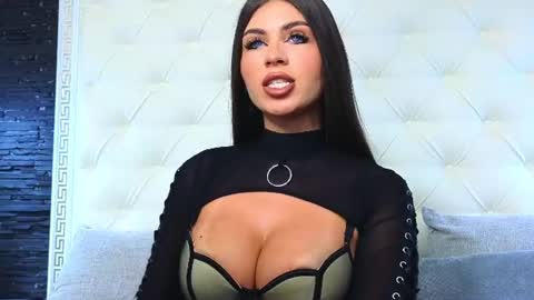 Snapshot of rosevanessa chatting on 07/25/26, 03:48 Gabriela online show from 07/25/26, 03:48