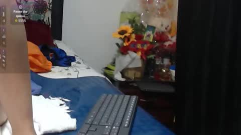 roshy online show from 10/04/25, 06:17